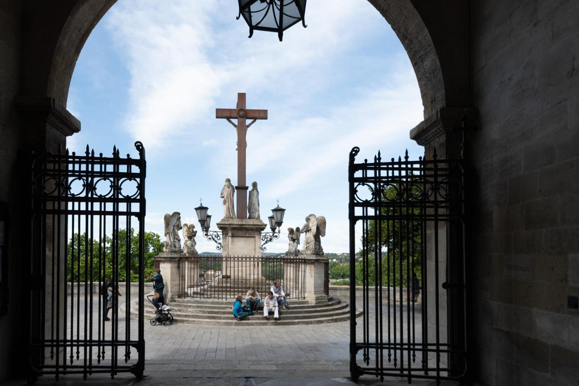 Апартаменты Bien D'Exception En Face Du Palais Des Papes Авиньон Экстерьер фото